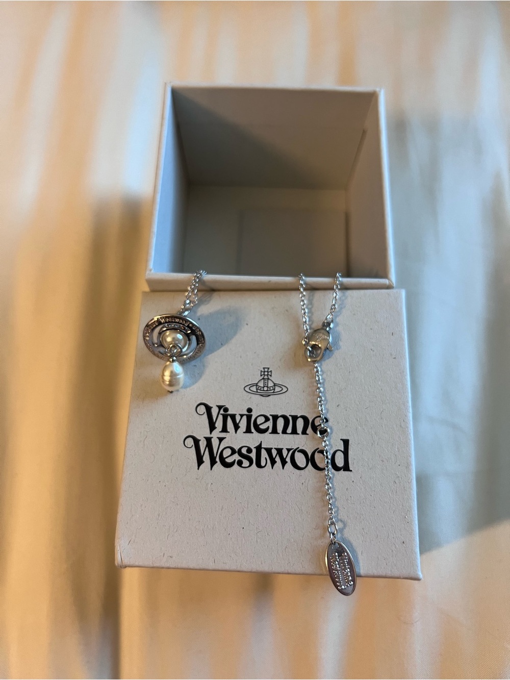 Vivienne Westwood Claude Emiliana Silver and White Pearl Charm Necklace - Picture 3 of 9